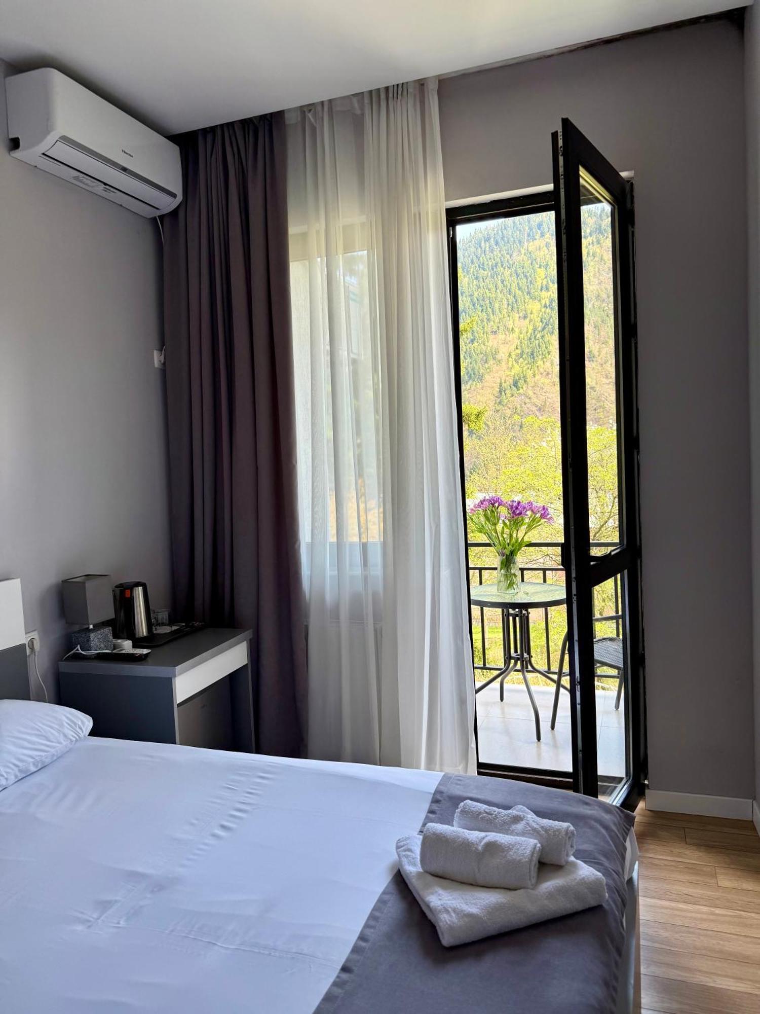Likani Home Borjomi Ngoại thất bức ảnh